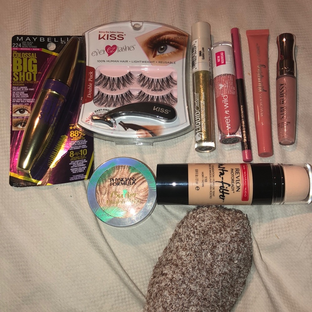 Makeup bundle